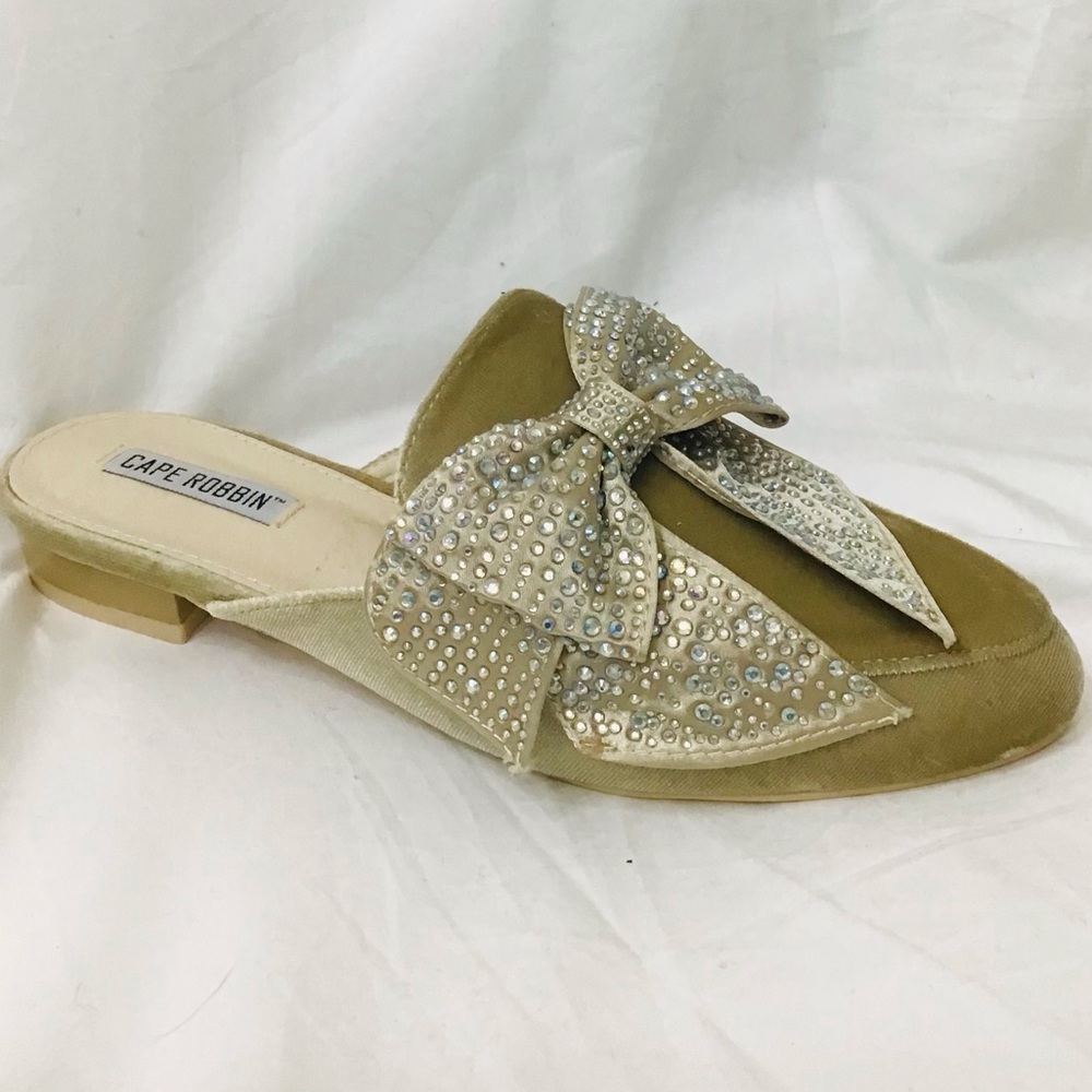 Cape Robin Rhinestone Bow Mules NWOT